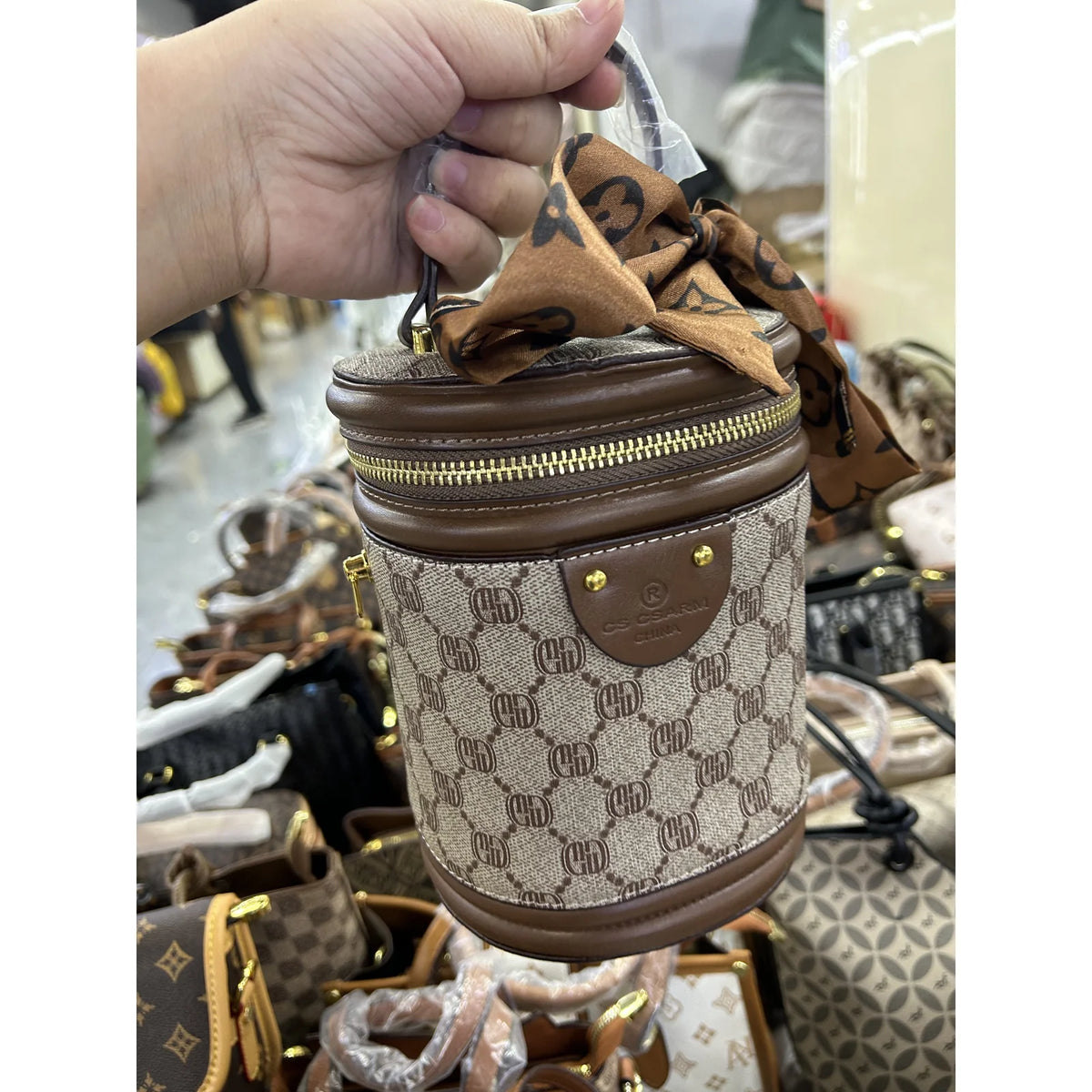 004 Small Cylindrical Zip Bag