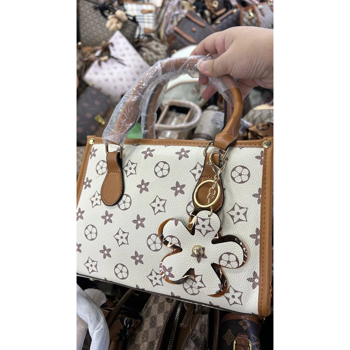 043 Large Printed Shopper With Flower Charm