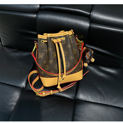 Large-Capacity Commuter Bucket Bag
