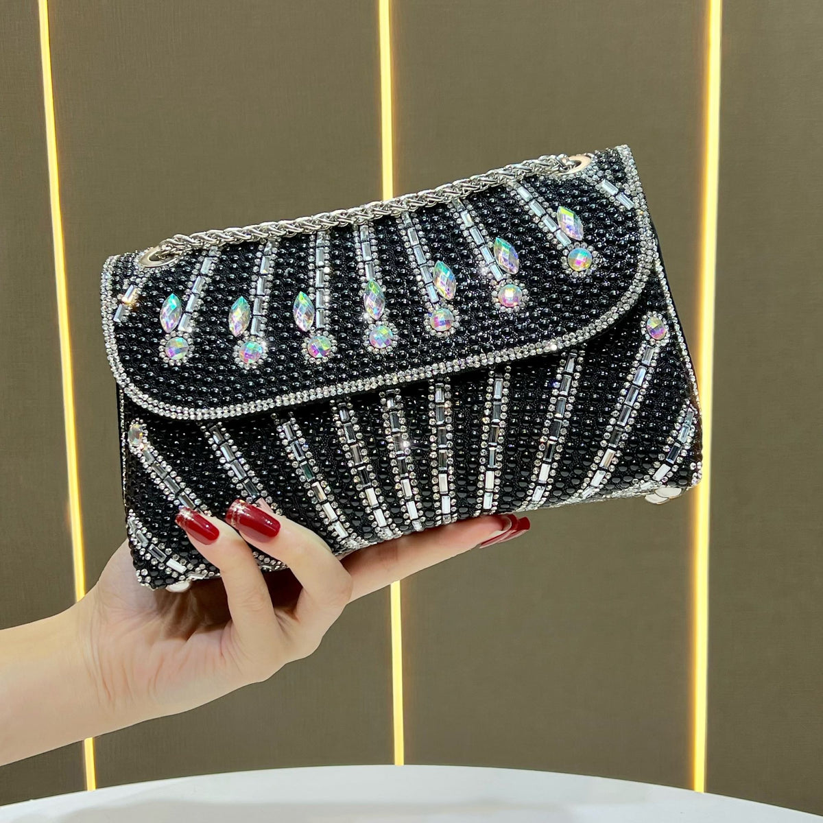 Pearl & Crystal Teardrop-Pattern Clutch