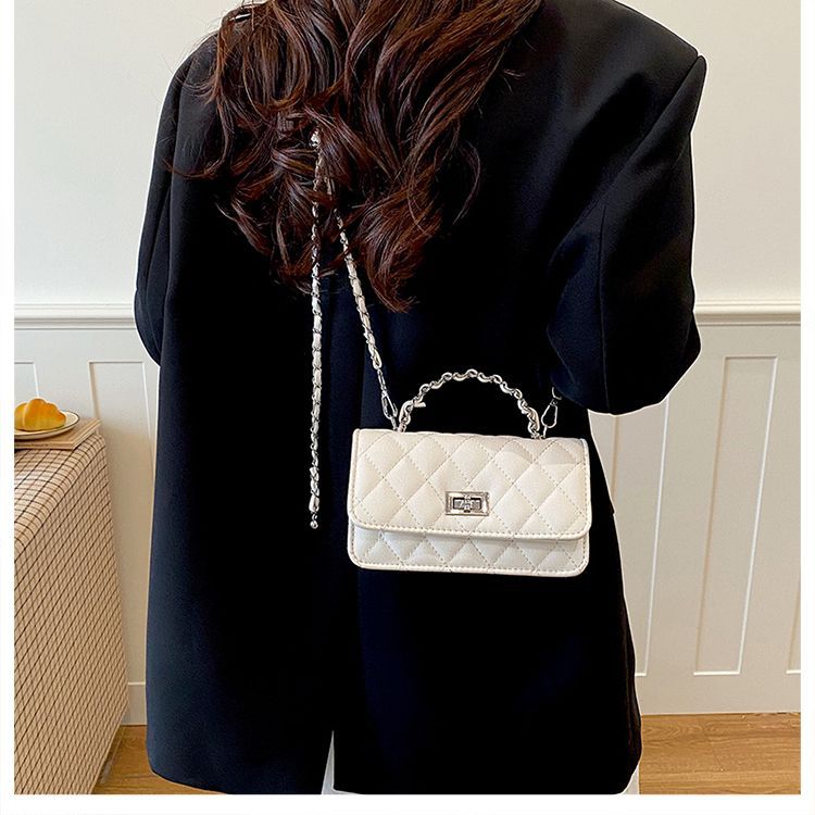 Classic Diamond-Quilted Chain Crossbody Bag