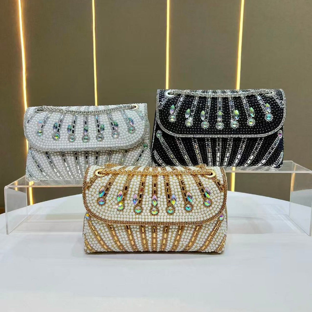 Pearl & Crystal Teardrop-Pattern Clutch