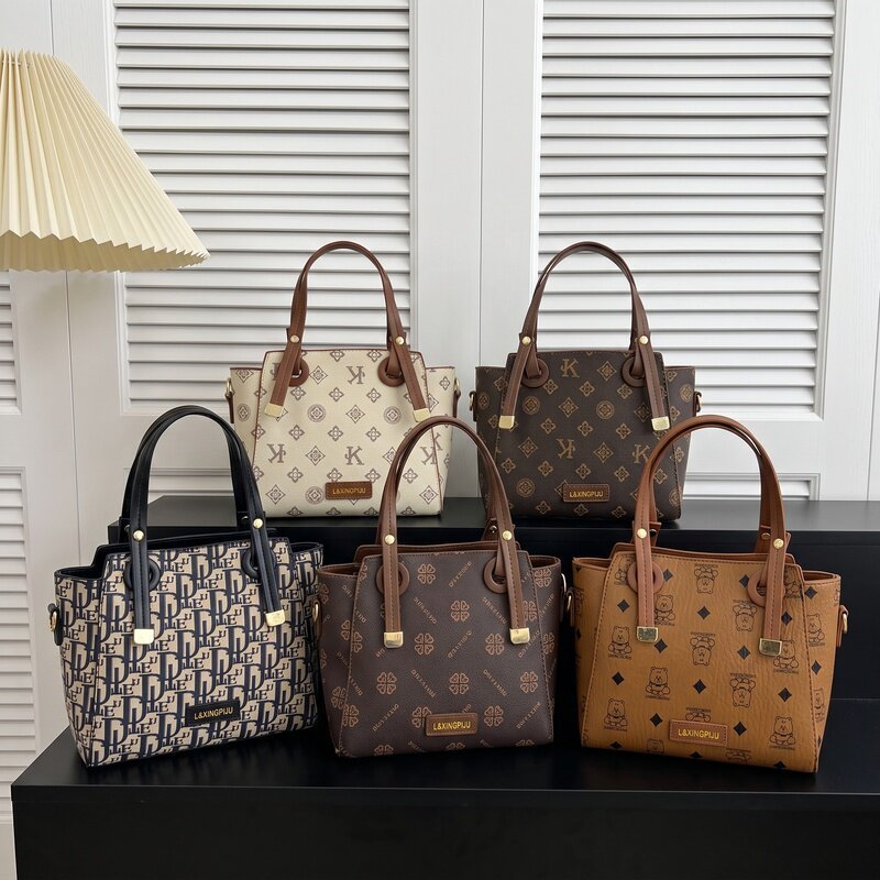 Large-Capacity Retro Printed Commuter Handbag