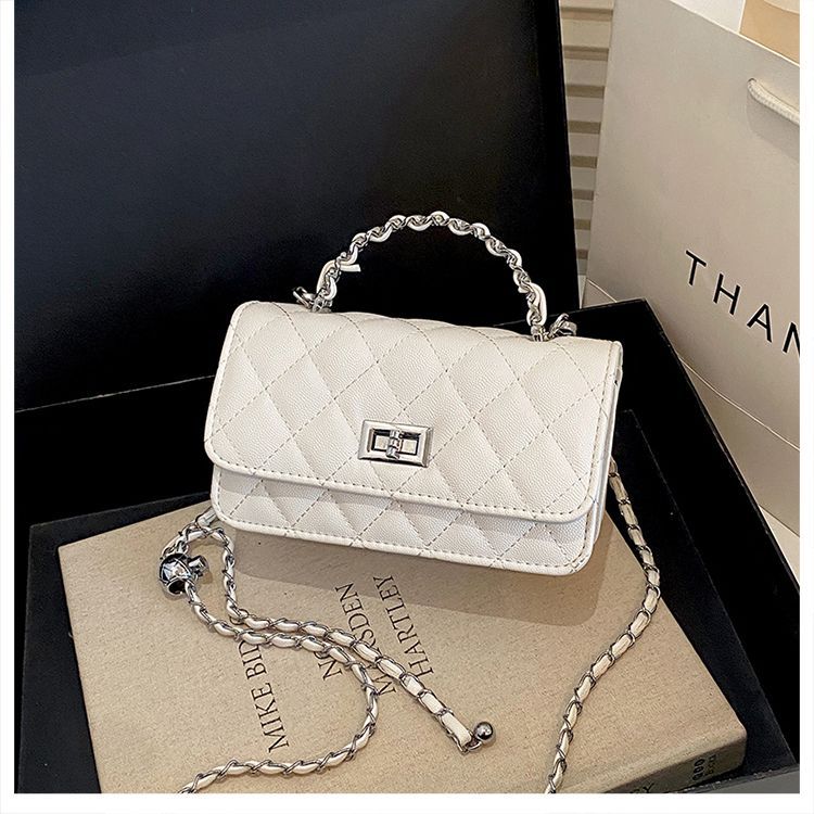 Classic Diamond-Quilted Chain Crossbody Bag