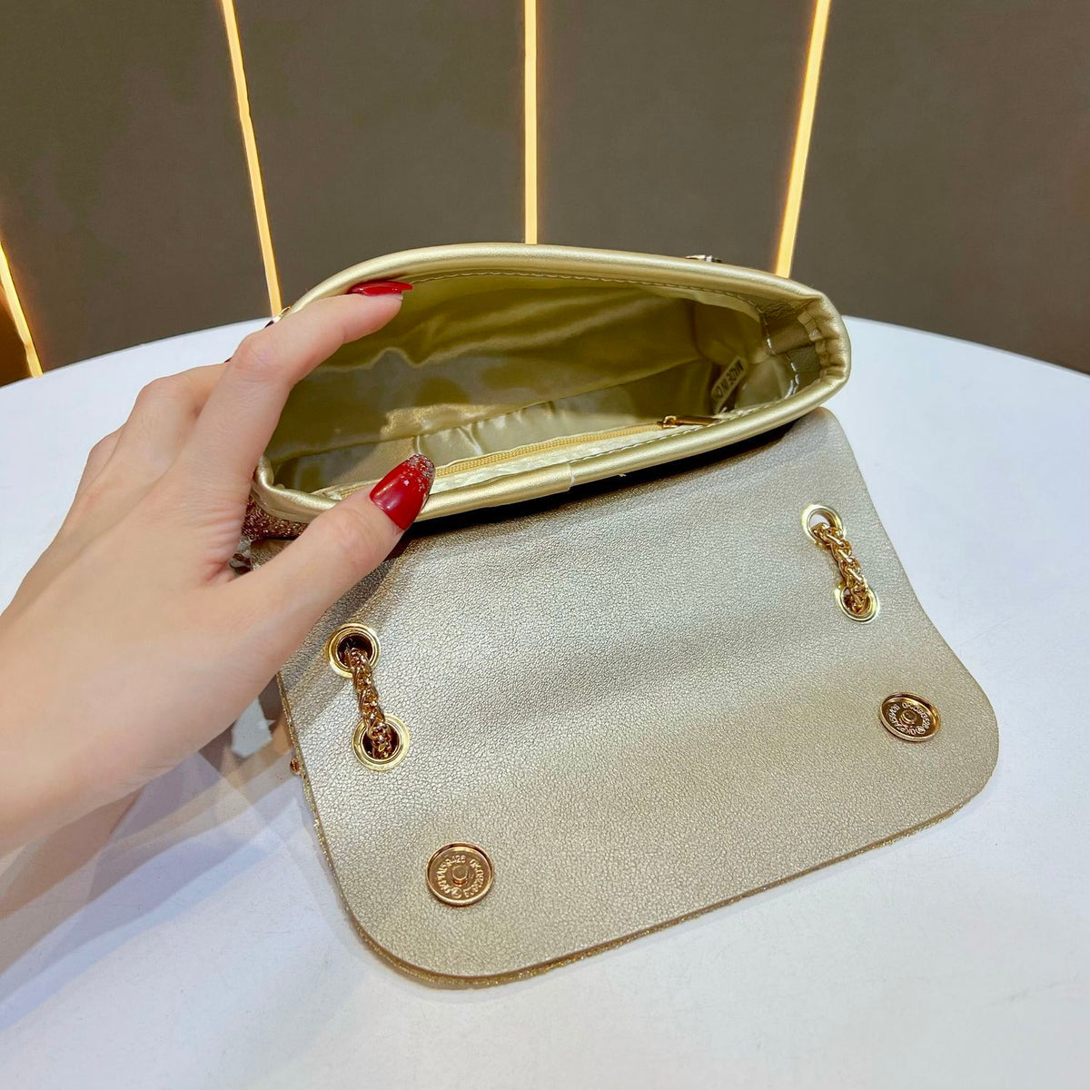 Pearl & Crystal Teardrop-Pattern Clutch