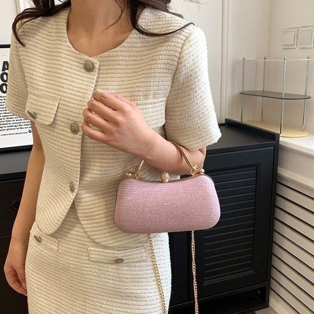 Shimmering Gold-Lock Evening Chain Bag