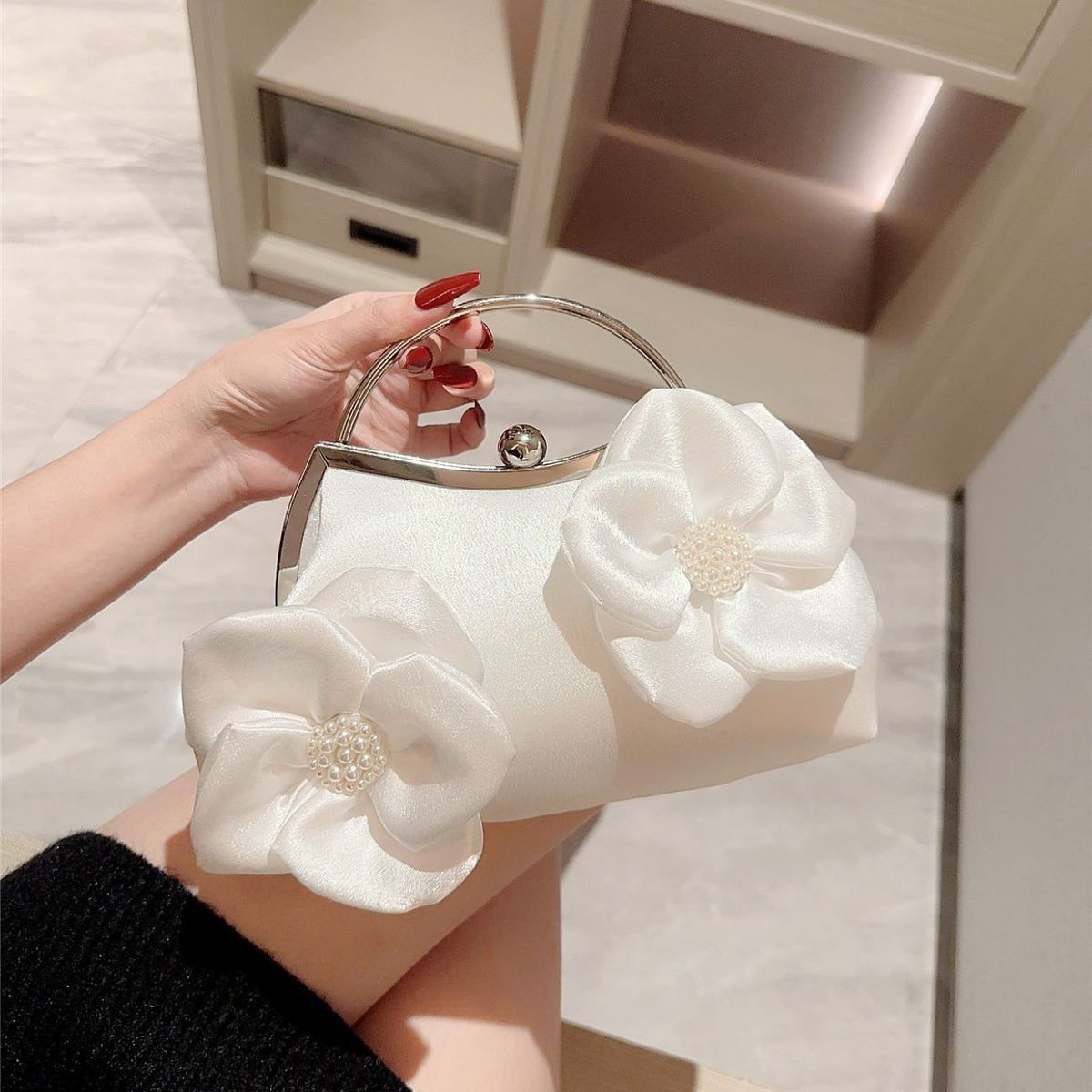 Floral Cloud-Shaped Evening Clutch