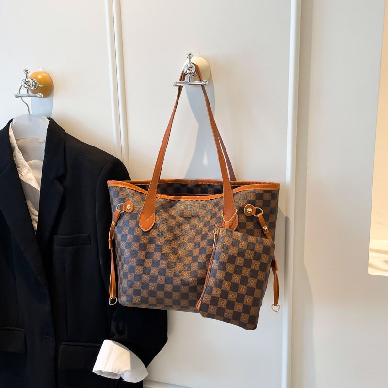 Large-Capacity Retro Commuter Shoulder Tote