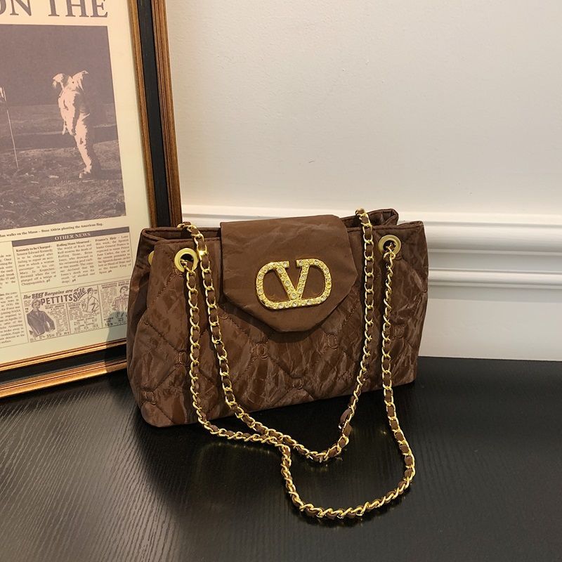 Large-Capacity Diamond-Quilted Chain Shoulder Tote