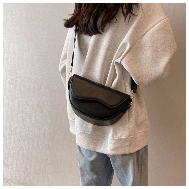 Retro Saddle Underarm Shoulder Bag